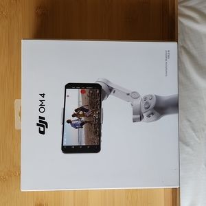 DJI OM4 smartphone stabilizer